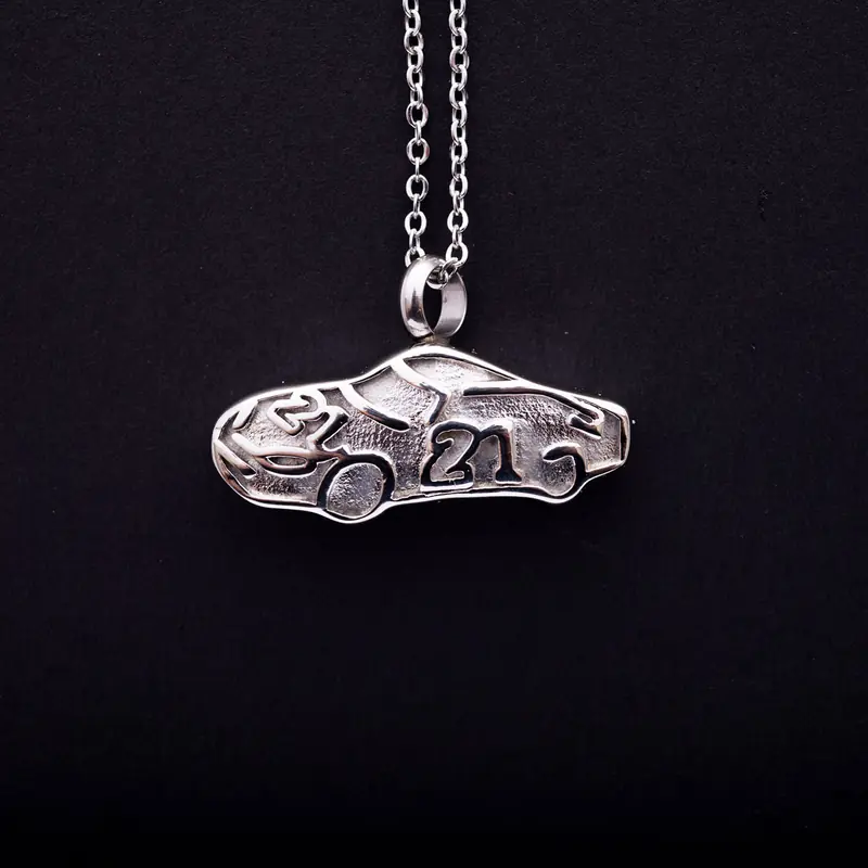 Dije cinerario Automóvil, dije y cadena portador de cenizas en forma de automóvil