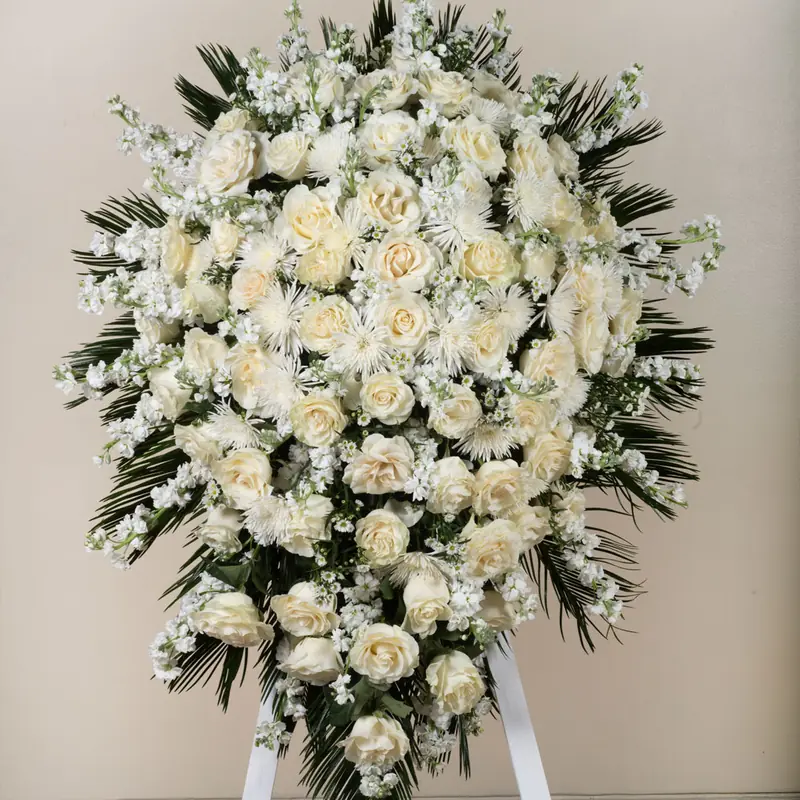 Pedestal la rosa, arreglo de rosas blancas elegante